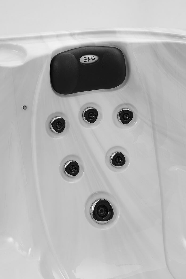 ulkoporeallas-valkoinen-kuva